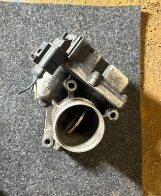 Renault Megane II Throttle valve 8200736114 7701062300 A2C53245045