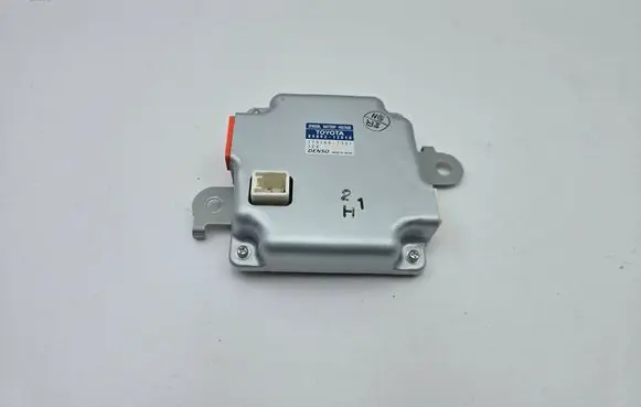 Toyota Auris E180 BSM Control unit 8989212010 1751007301