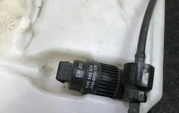 Opel Agila A Windscreen/windshield washer pump 090586632 83E