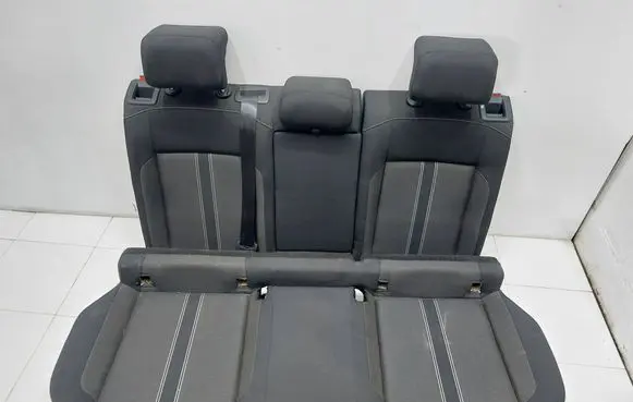 Volkswagen Golf VII Second row seats 