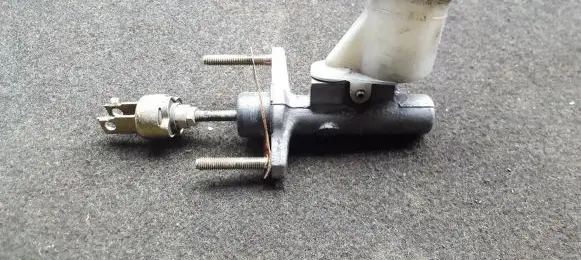 Toyota RAV 4 (XA10) Clutch master cylinder
