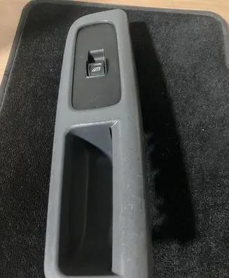 Volvo V50 Electric window control switch 8679473