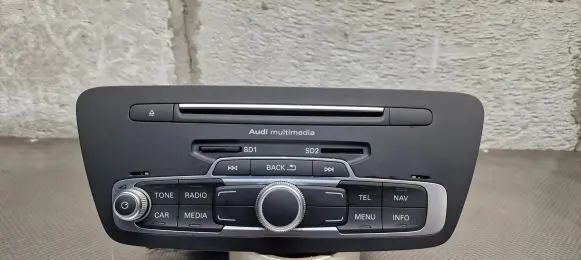 Audi Q3 8U Radio/CD/DVD/GPS head unit 8U1035192A
