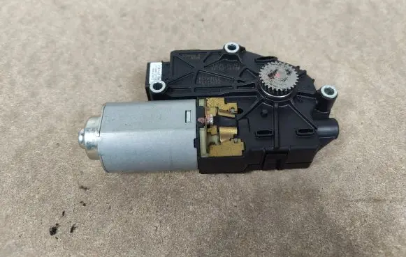 Sunroof motor/actuator