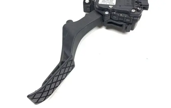 Volkswagen Multivan T5 Accelerator throttle pedal 7H1721503 6PV00849503