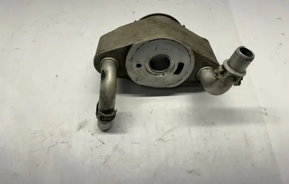Ford Mustang VI Engine oil radiator MR3E6A642CA