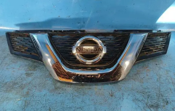 Nissan X-Trail T32 Front grill 623109TA0A