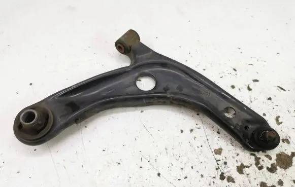 Toyota Yaris Front lower control arm/wishbone