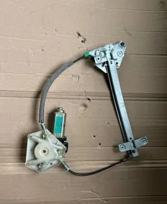 Volvo S40, V40 Front door window regulator with motor 113136102