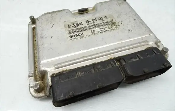 Volkswagen PASSAT B5.5 Engine control unit/module 066906032AS 0261207880