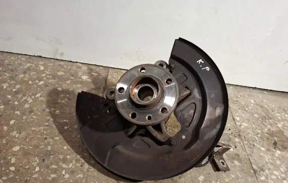 Volvo V60 Front wheel hub 6G913K171