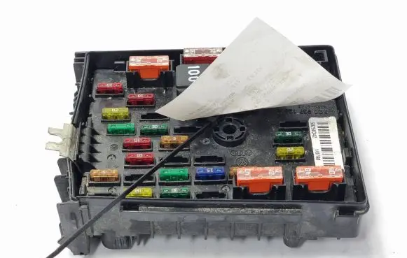 Volkswagen PASSAT CC Fuse box set 3C0937125A