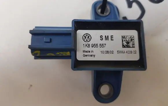 Volkswagen Scirocco Airbag deployment crash/impact sensor 1K8955557