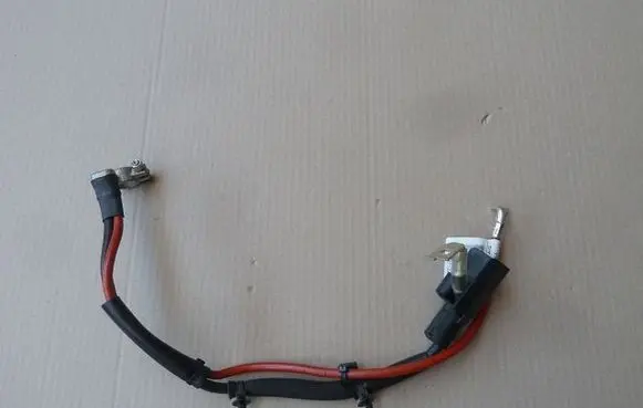 Audi A3 S3 8V Positive cable (battery) 5Q0971228-T