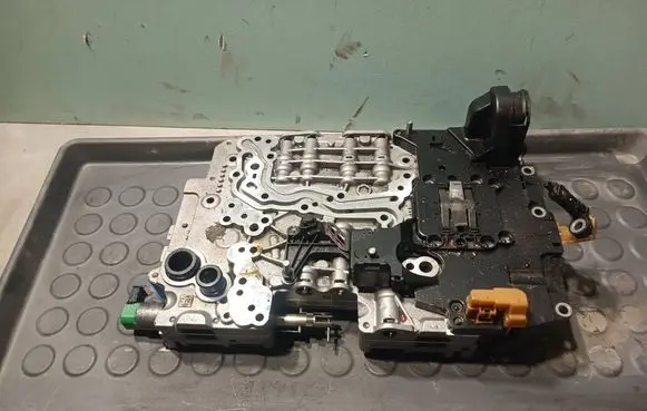 Dodge PickUp RAM SRT-10 Transmission gearbox valve body 1087427173 17294722 18816T