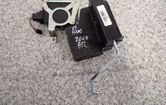 KIA Rio Rear door lock