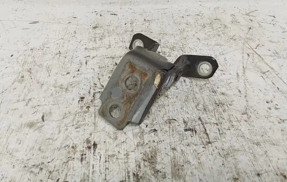 Mazda 3 III Front door upper hinge