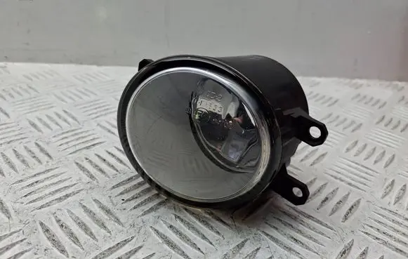 Toyota Avensis T270 Front fog light 812200D041 812200D042 812200D040