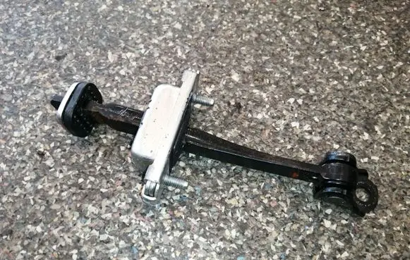 Buick Encore I Front door check strap stopper