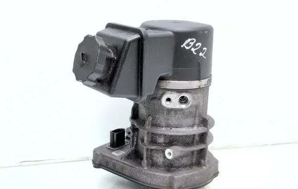 Mercedes-Benz ML W164 Power steering pump A1644601580 A0021677