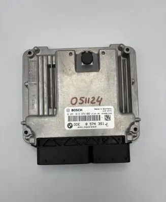 BMW 3 E90 E91 Engine ECU kit and lock set 8574351 0281019854