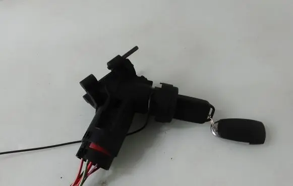 Mercedes-Benz Vaneo W414 Ignition lock 