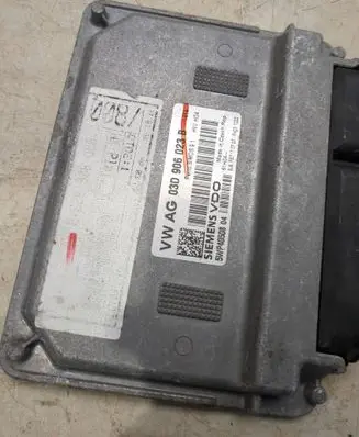 Volkswagen Polo IV 9N3 Engine control unit/module 03D906023B 5WP4050804