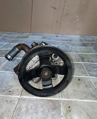 Toyota Corolla Verso E121 Power steering pump MN140521