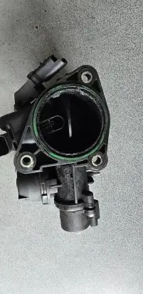 Ford Focus Throttle valve 6G9Q9F926AE