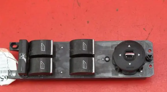 Ford Focus Electric window control switch AM5T14A132AB