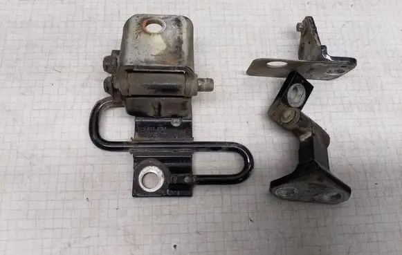 Volkswagen PASSAT B6 Rear door hinge set 3C9833412A