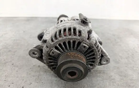 KIA Carens I Generator/alternator 