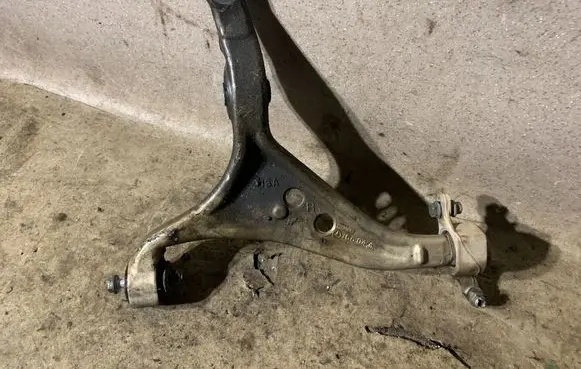Mercedes-Benz GL X166 Front lower control arm/wishbone 16604