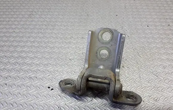 Nissan Note (E11) Rear door lower hinge