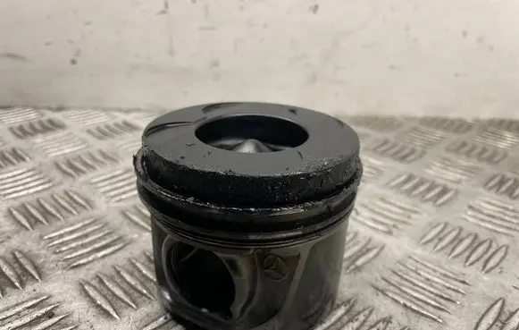 Mercedes-Benz E W211 Piston 0830923