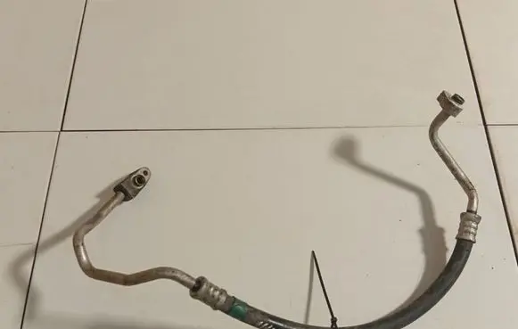 Toyota Corolla Verso AR10 Air conditioning (A/C) pipe/hose 