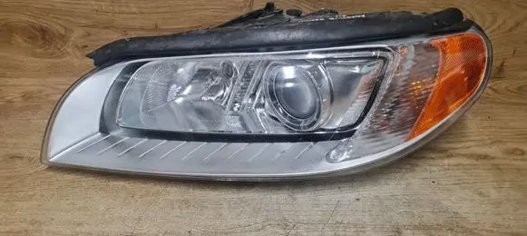 Volvo V70 Headlight/headlamp 31214168