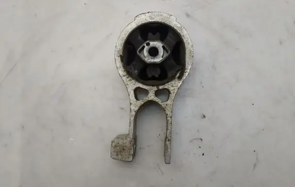 Gearbox mounting bracket