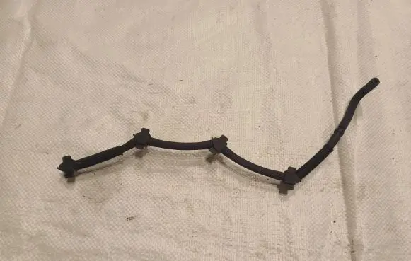 Volkswagen PASSAT B8 Fuel return line/hose Tl52605