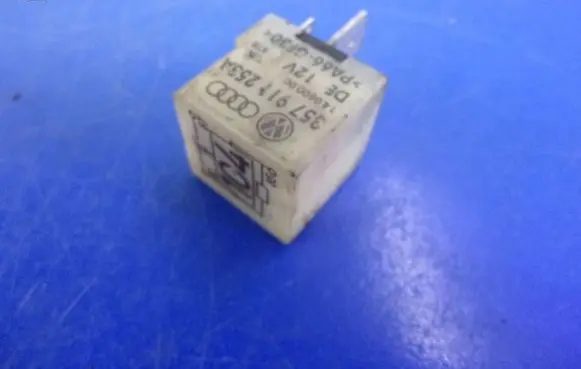 Volkswagen Caddy Other relay 357911253A
