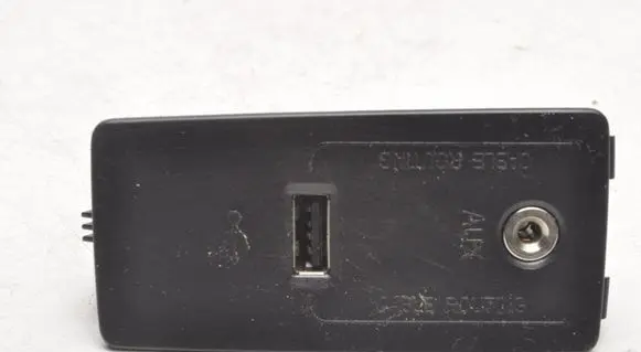 Volvo XC90 USB socket connector 31389705