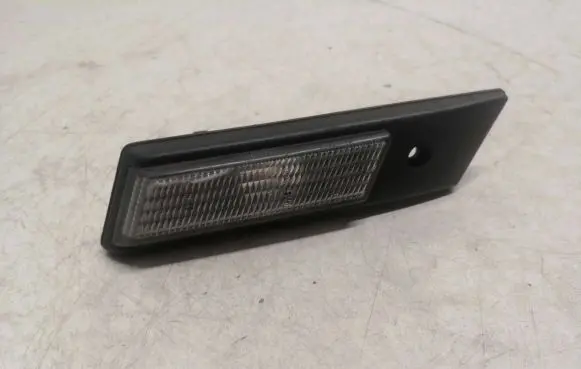 BMW 3 E36 Front fender indicator light 9405077