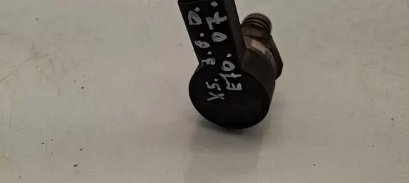 BMW X5 E70 Fuel pressure regulator 0281002738