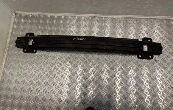 Hyundai i30 Front bumper cross member