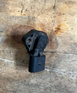 Volkswagen PASSAT B5.5 Air pressure sensor 0281002177 038906461B