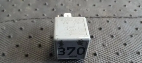 Audi A6 S6 C5 4B Other relay 8D0951253 V23134-J52-X300