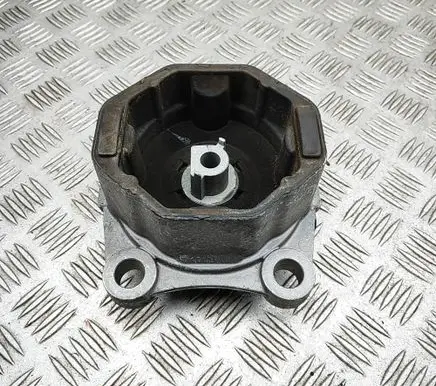 Polestar 2 Engine mount bracket 31686296