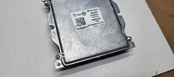 Volkswagen Passat Alltrack Voltage converter/converter module 