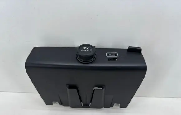 Volvo XC40 USB socket connector 31407038