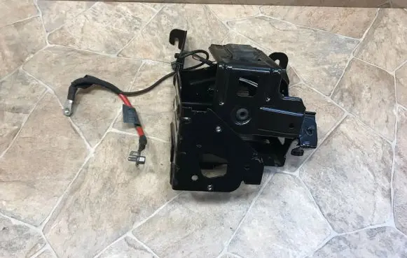 Battery bracket
